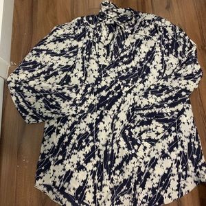 Elizabeth and James top